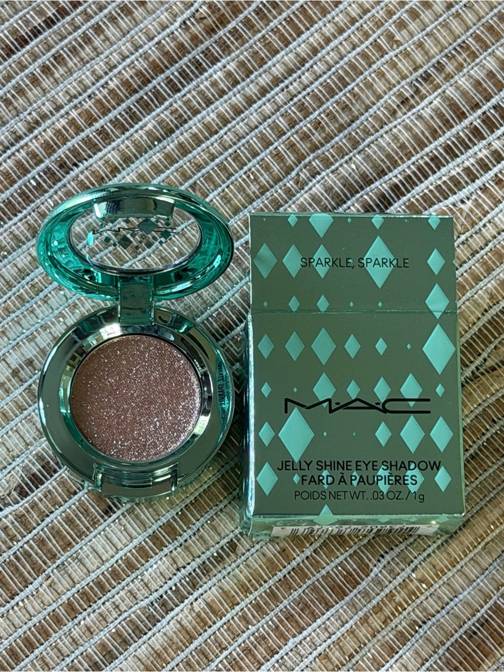 MAC Jelly Shine Eye Shadow